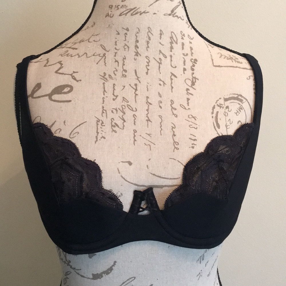 NWOT Victoria’s Secret Push Up ❤️